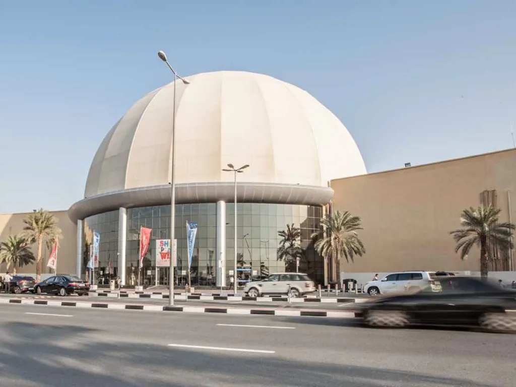بازار Dubai Outlet Mall امارات